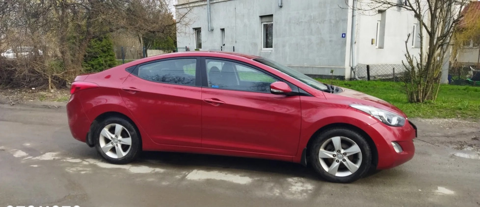 Hyundai Elantra cena 32000 przebieg: 236000, rok produkcji 2012 z Kielce małe 137